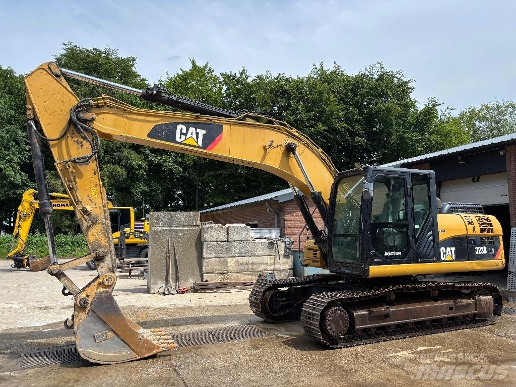 CAT 323 D LN Rupsgraafmachines