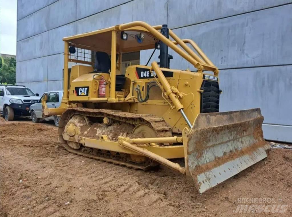CAT D4SR Compacttrekkers