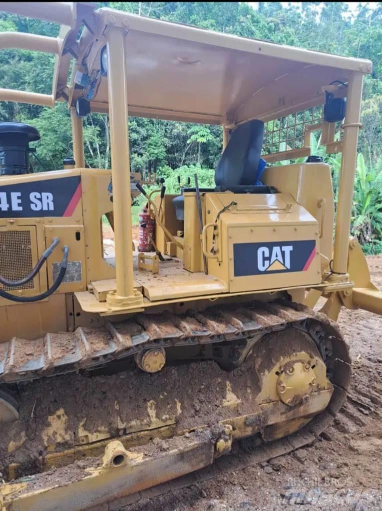 CAT D4SR Compacttrekkers