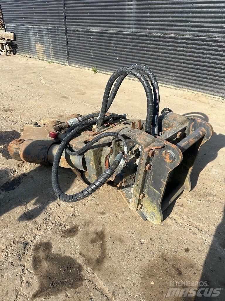 VTN Betonsaks Rupsgraafmachines