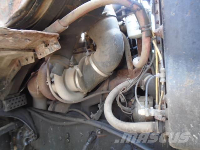 Ford LTL 9000 Sneeuwschuivers en -ploegen