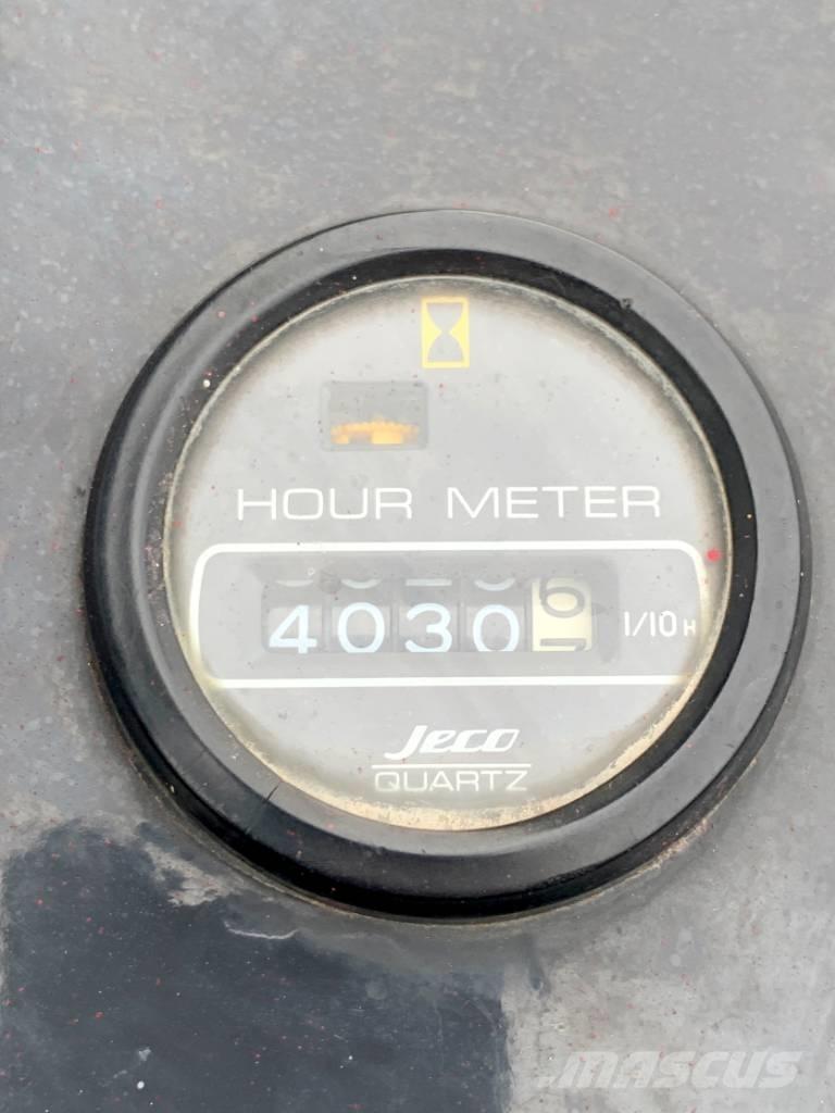 Unic URW 376 Mini hijskraan