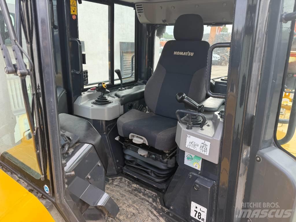 Komatsu D 71P Xi-24 Rupsdozers