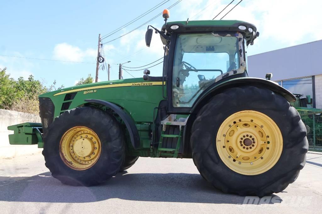 John Deere 8295 R Tractoren