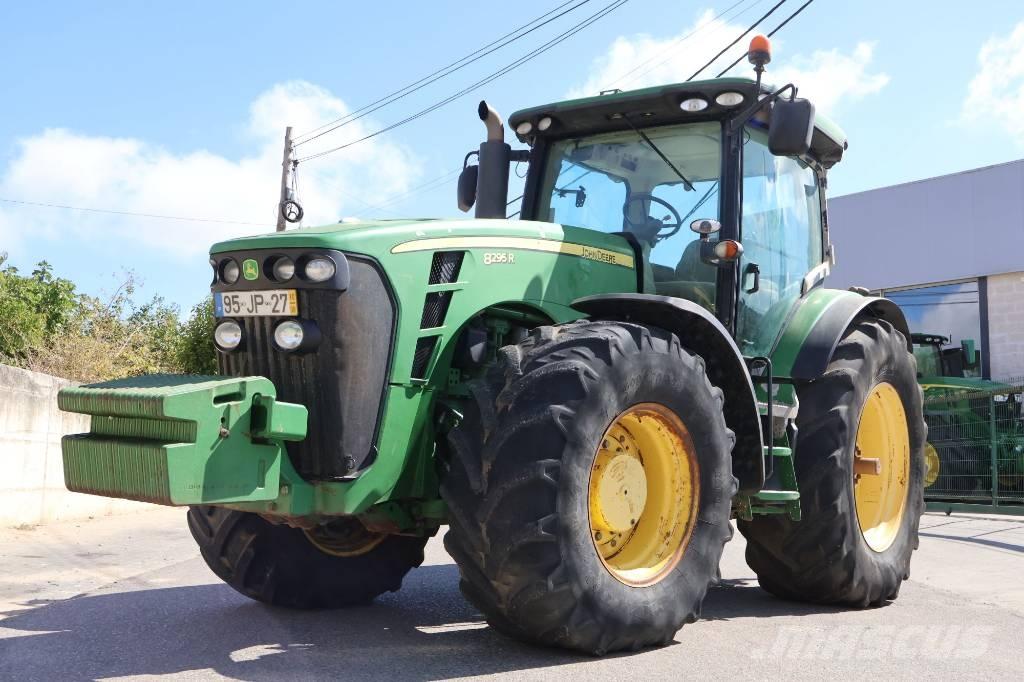 John Deere 8295 R Tractoren