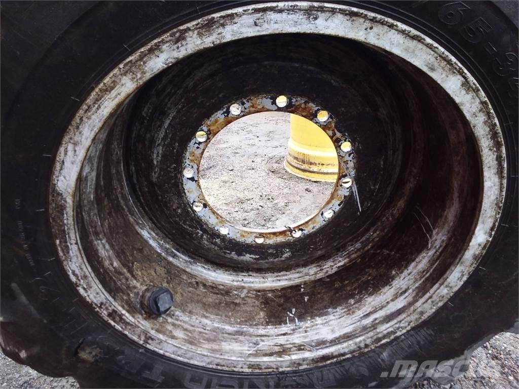 Valmet 911.1 20x34 Banden, wielen en velgen