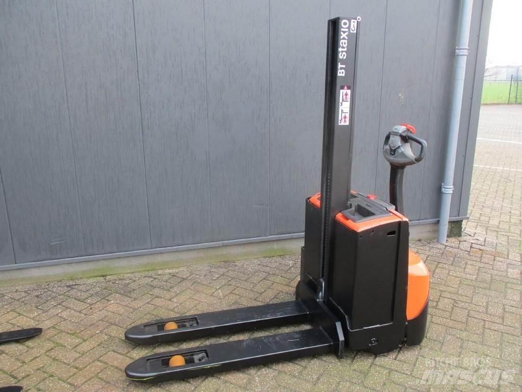 Toyota SWE 080L Stapelaar meeloop
