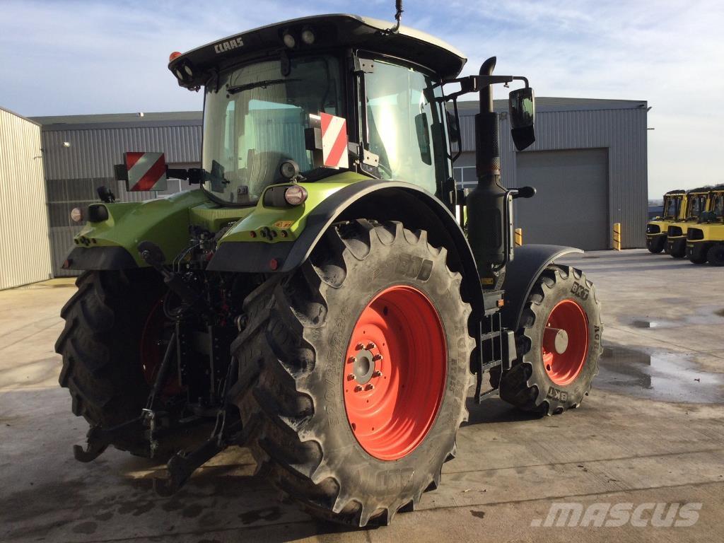 CLAAS ARION 550 Tractoren