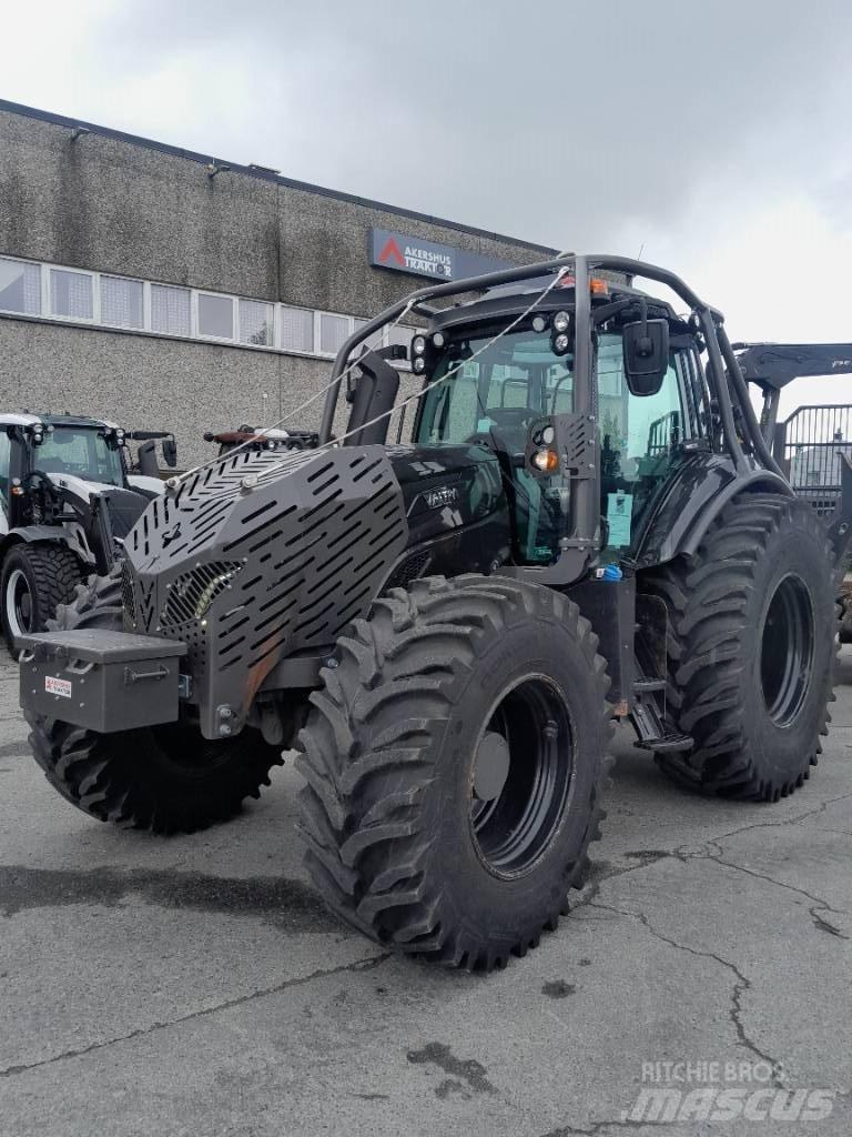 Valtra T 175 ED Bosbouw tractoren