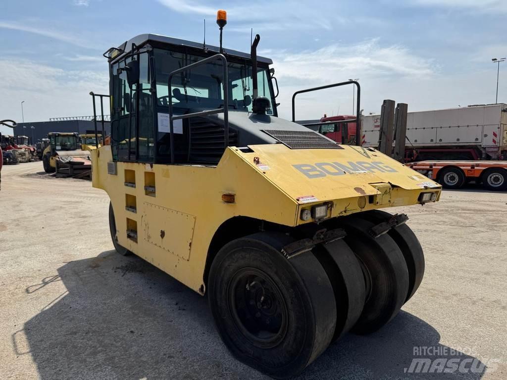 Bomag BW 24 R Bandenwalsen