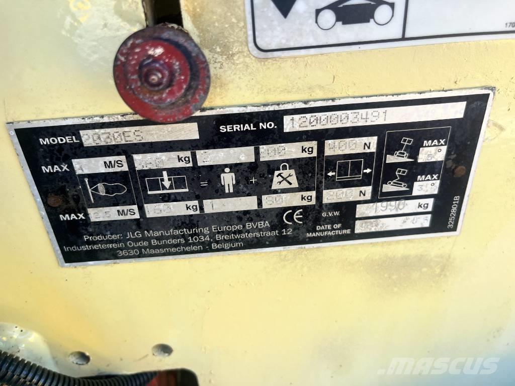 JLG 2030ES     V-3450 Personenliften en invalideliften