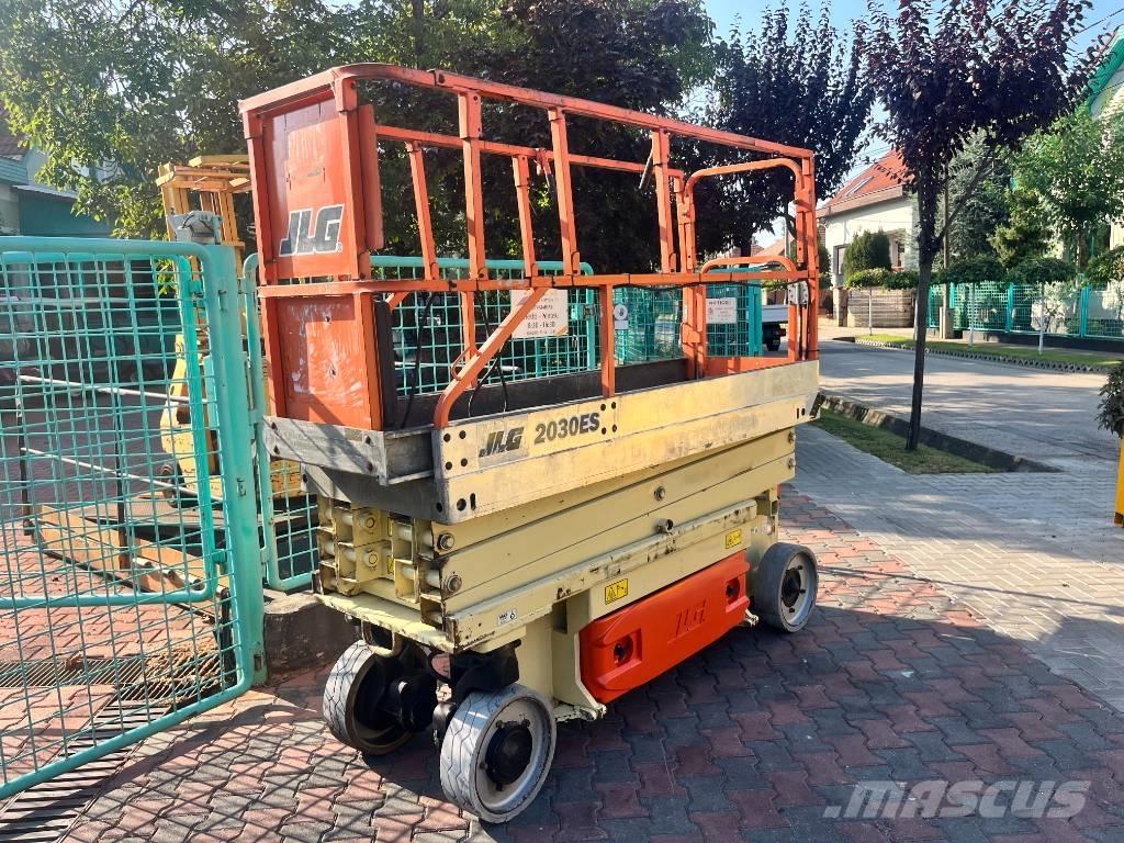 JLG 2030ES     V-3450 Personenliften en invalideliften