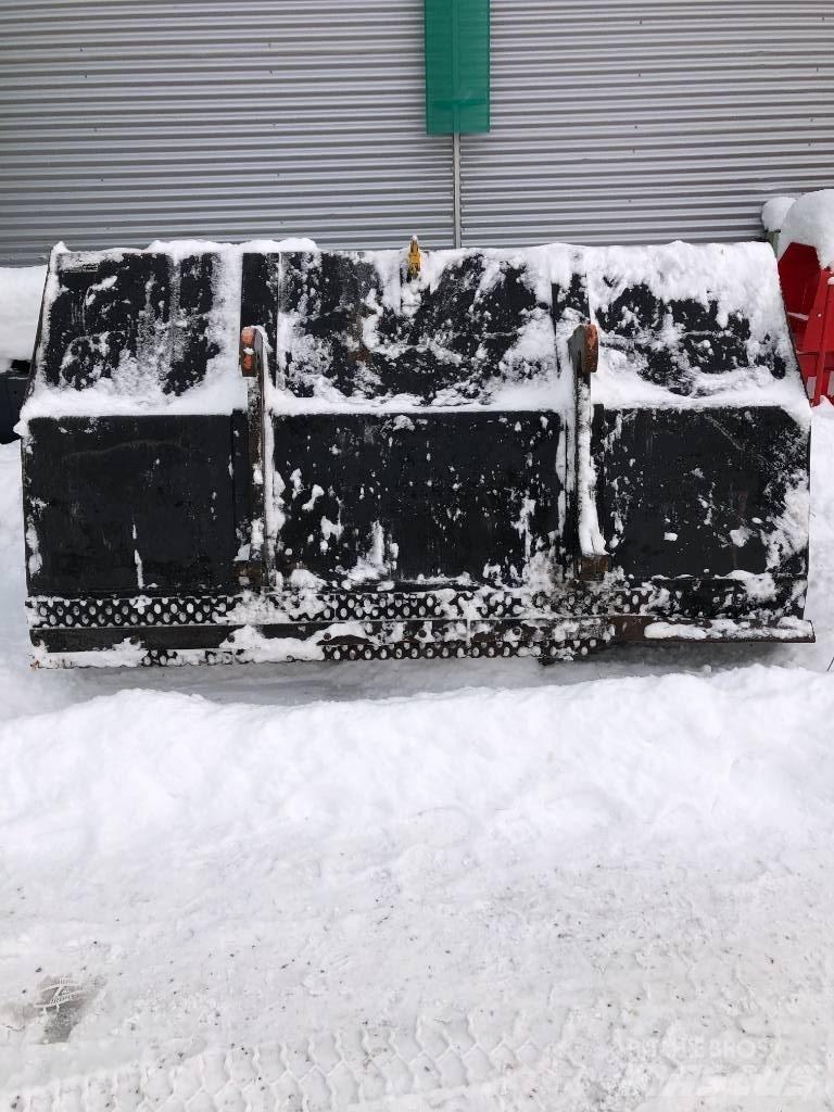  LKK Lumikauha 3000L Overige laad- en graafmachines