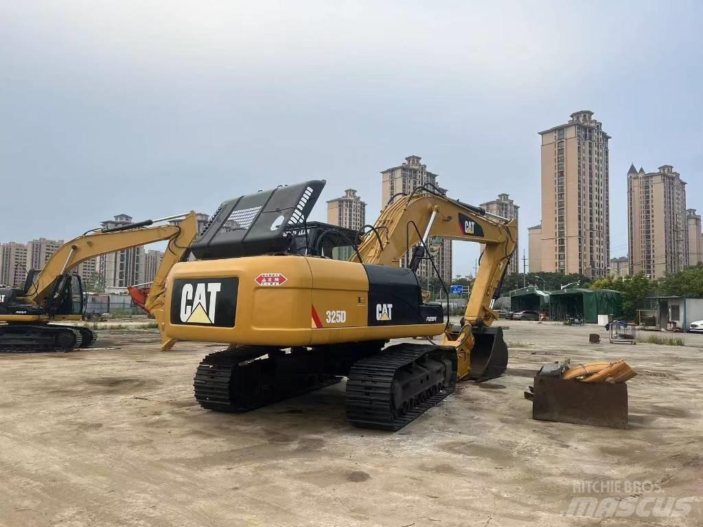 CAT 325D Rupsgraafmachines