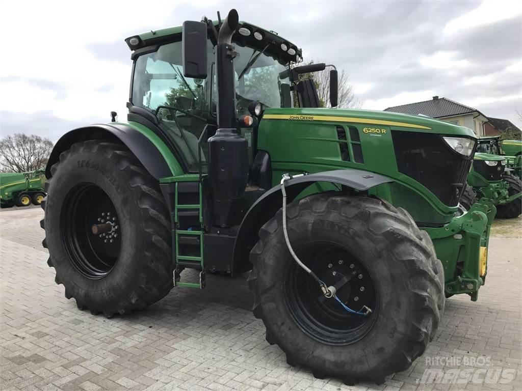 John Deere 6250R Tractoren