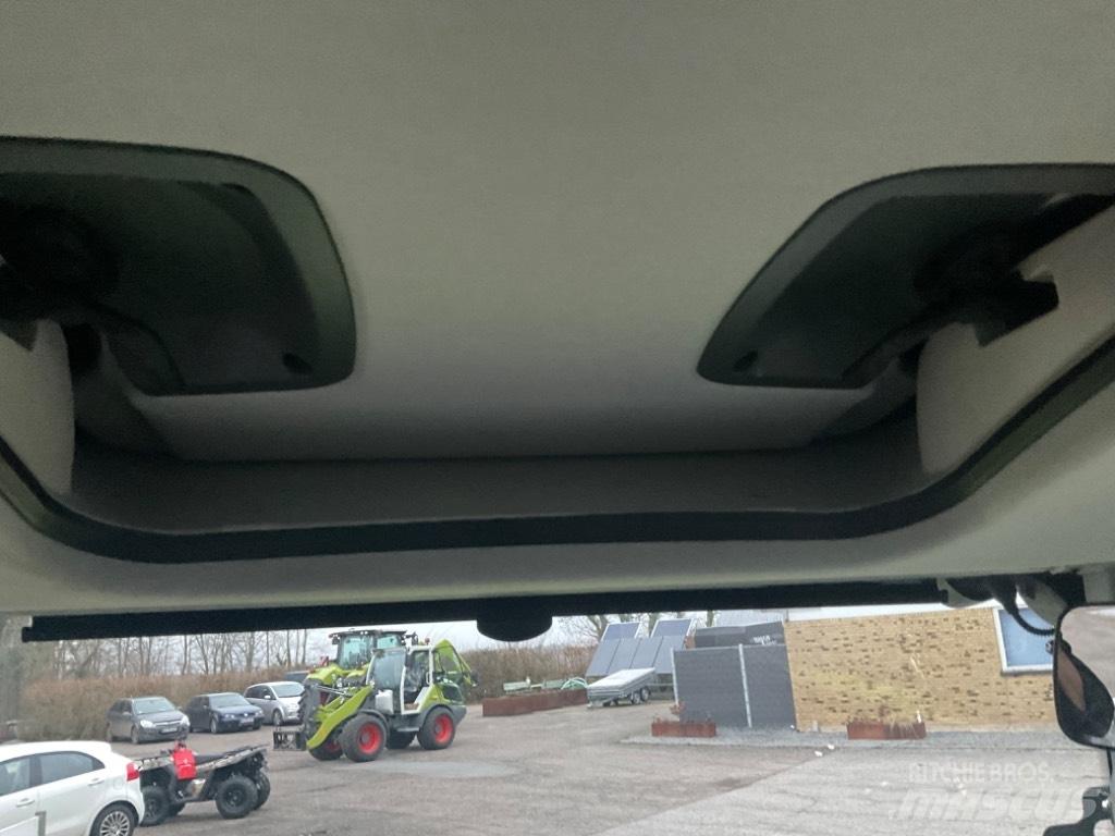 CLAAS ARION 450 Tractoren