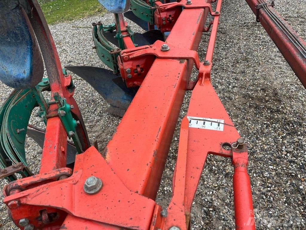 Kverneland PB100 Wentelploegen