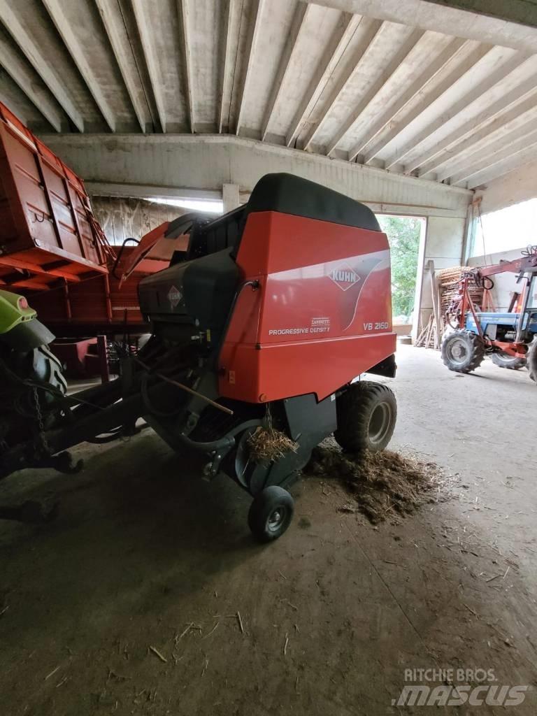 Kuhn VB 2160 Ronde-balenpersen