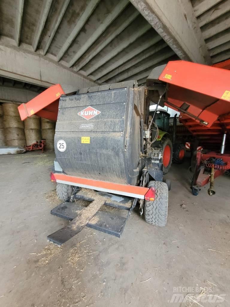 Kuhn VB 2160 Ronde-balenpersen