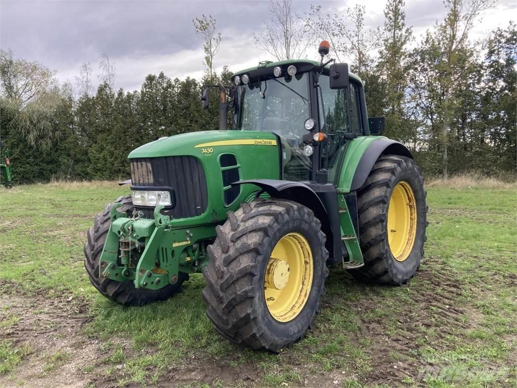 John Deere 7430 Tractoren