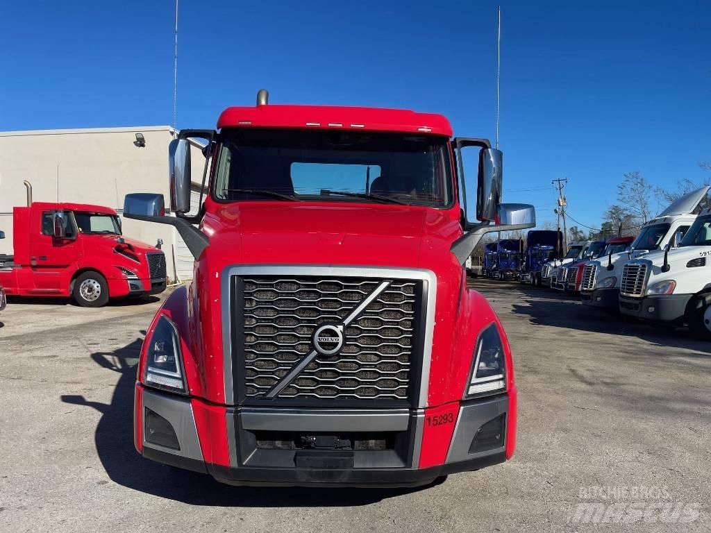 Volvo VNL64T300 Trekkers