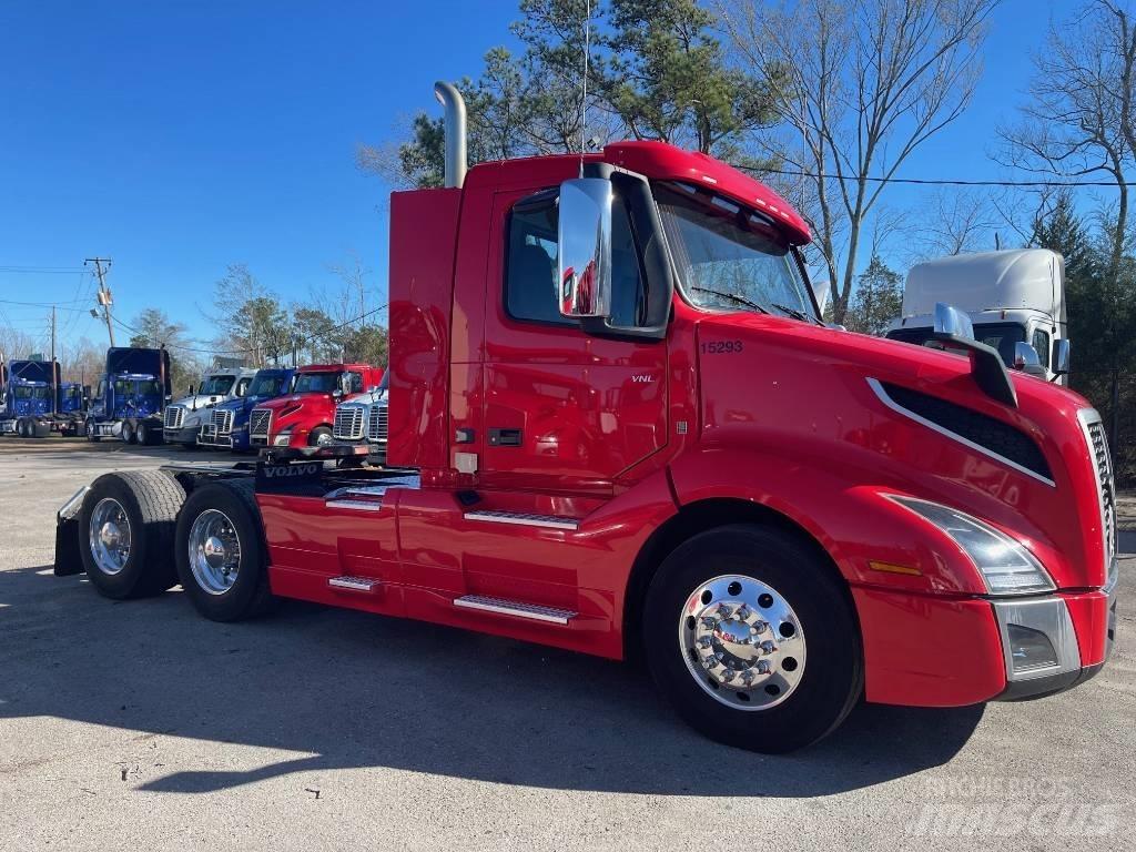 Volvo VNL64T300 Trekkers