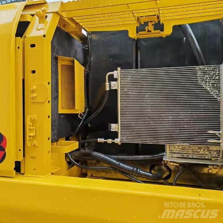 Komatsu PC220-8 Rupsgraafmachines