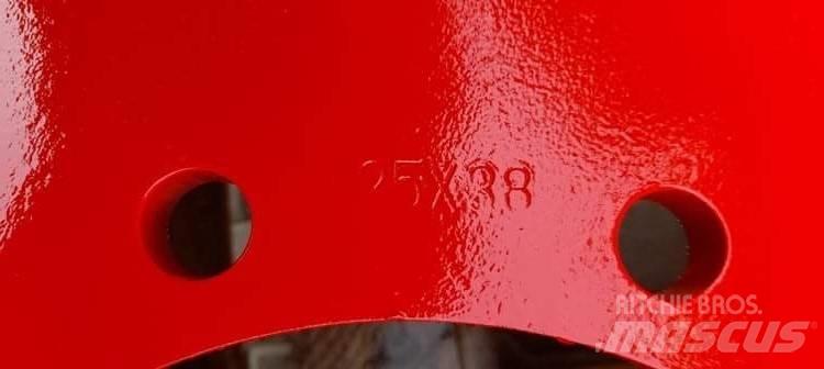 Fendt RIM 25x38 Banden, wielen en velgen
