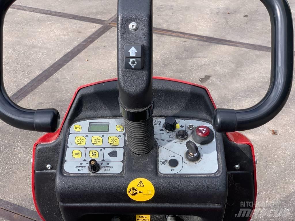  Sweep 1050E Veegmachines