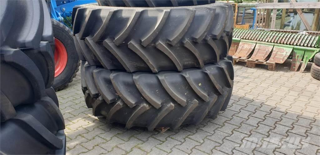 Mitas 540/65R38 Banden, wielen en velgen