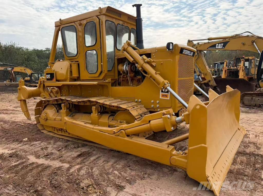 CAT D7G Rupsdozers