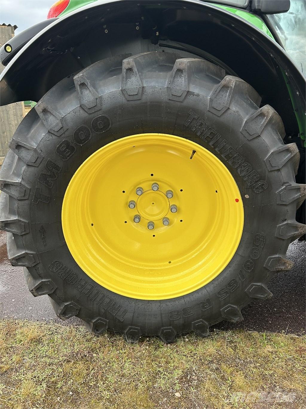 John Deere 6140 M Tractoren