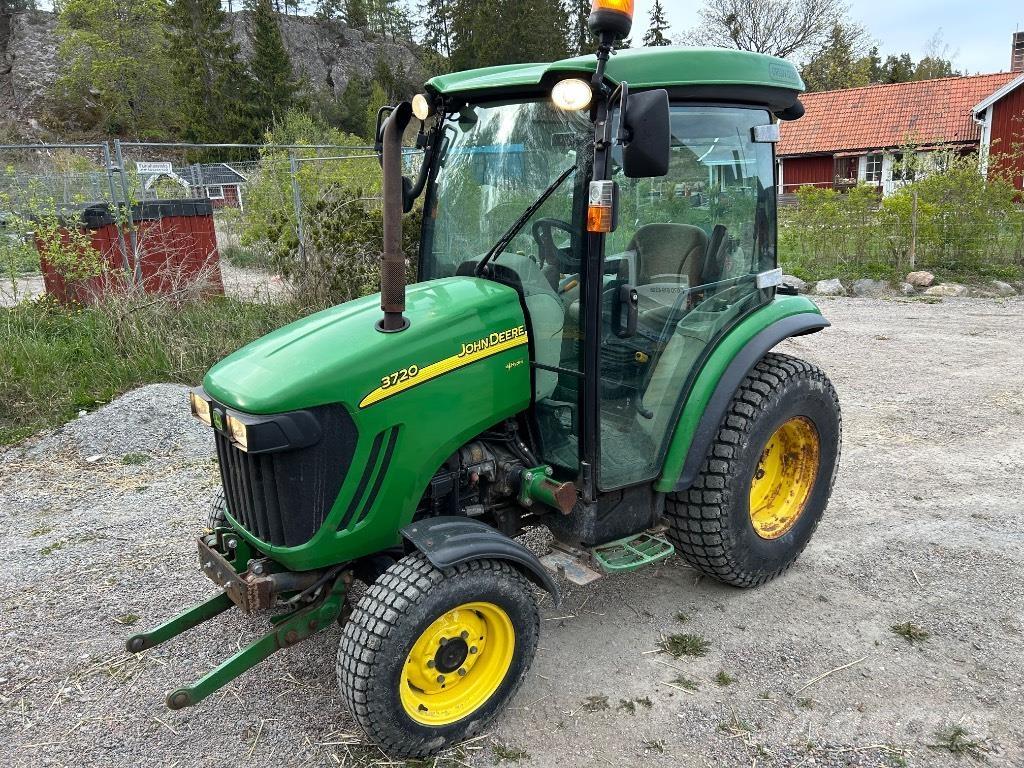 John Deere 3720 Tractoren