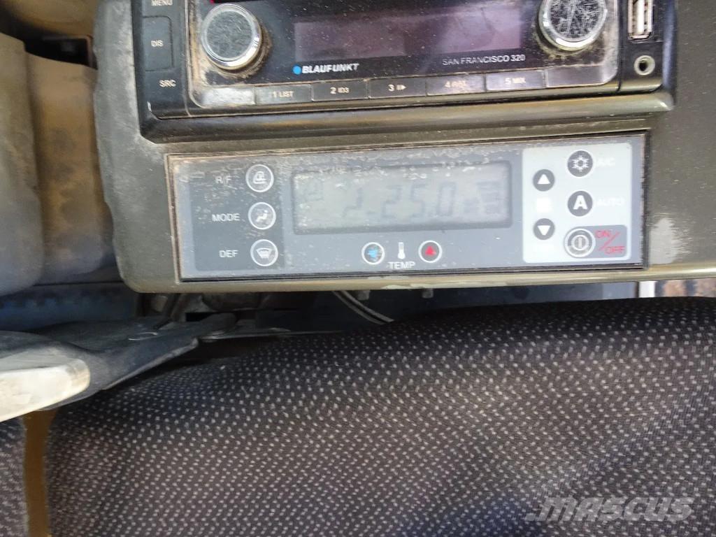 New Holland E235 Rupsgraafmachines