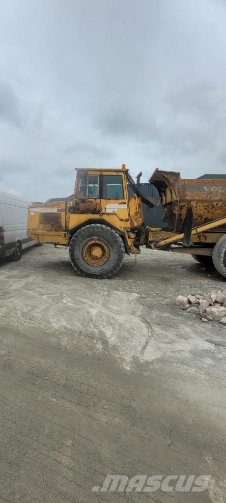 Volvo A 25 C Knik dumptrucks