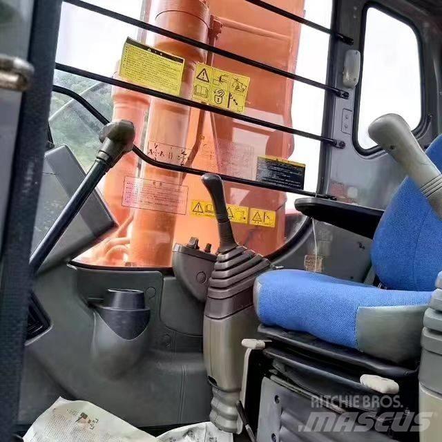 Hitachi EX 120 Rupsgraafmachines