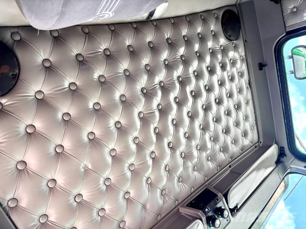 Kenworth W 900 Trekkers