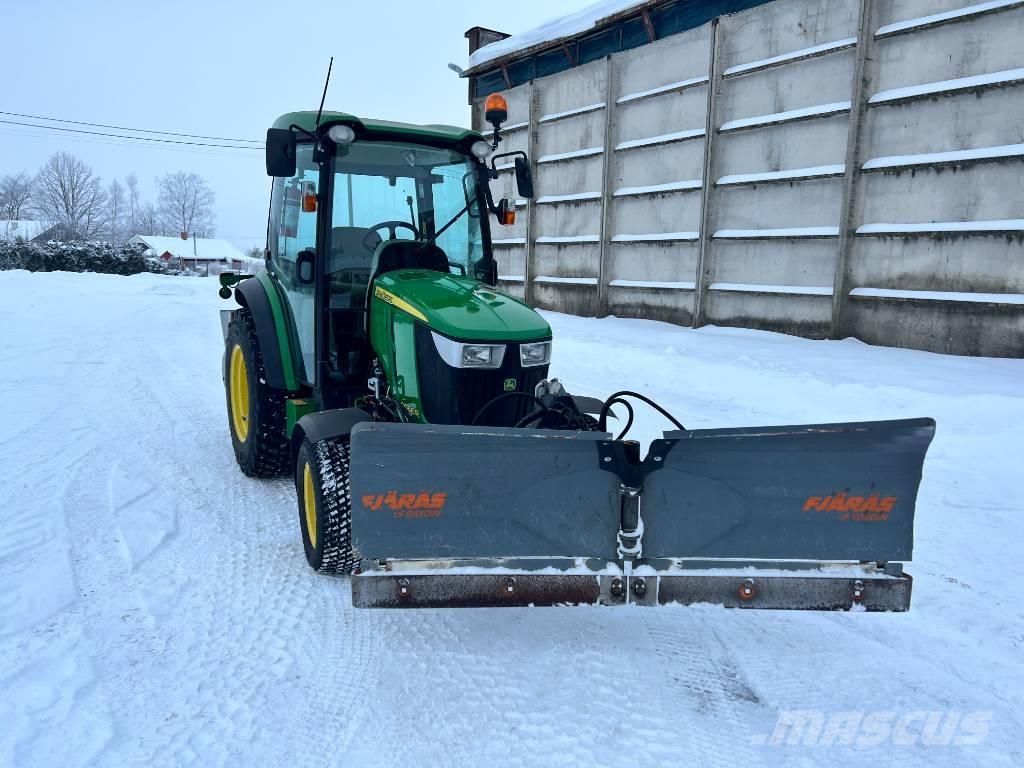 John Deere 4066 R Tractoren