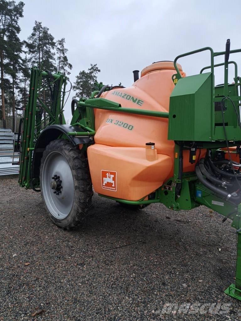 Amazone Ux 3200 20m Getrokken spuitmachines