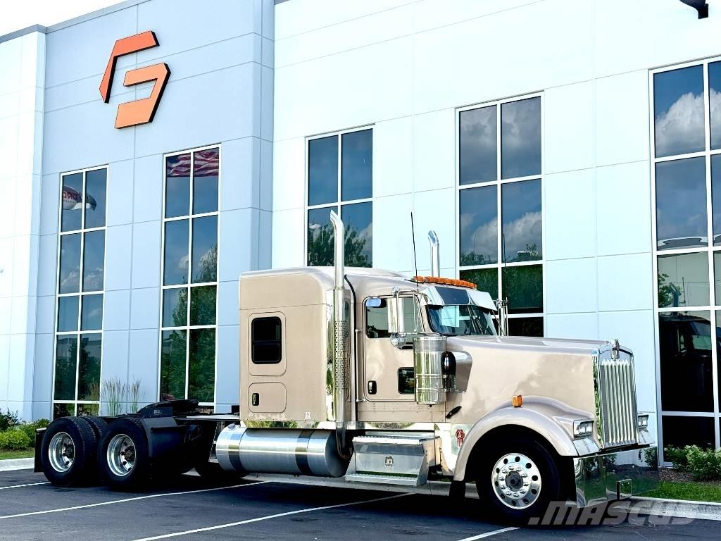 Kenworth W 900 Trekkers