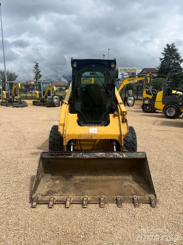 CAT 262 D Schrankladers