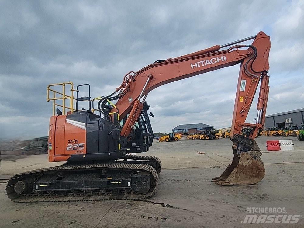 Hitachi ZX225USLC-7 Rupsgraafmachines