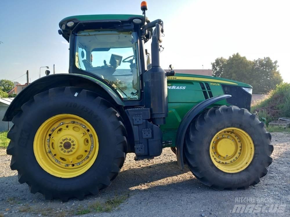 John Deere 7310 R Tractoren