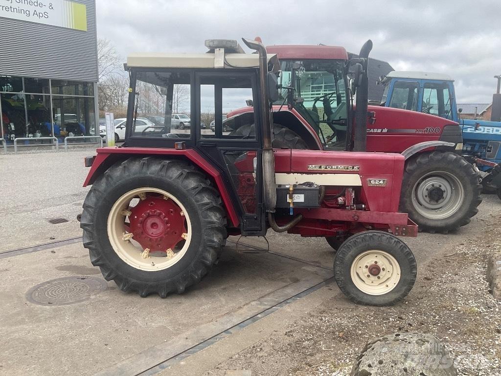 IH 624 Tractoren