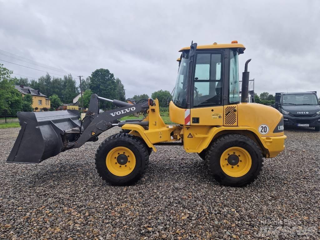 Volvo L 30 Wielladers