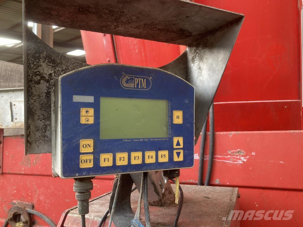 Trioliet AVM 24 Feeders