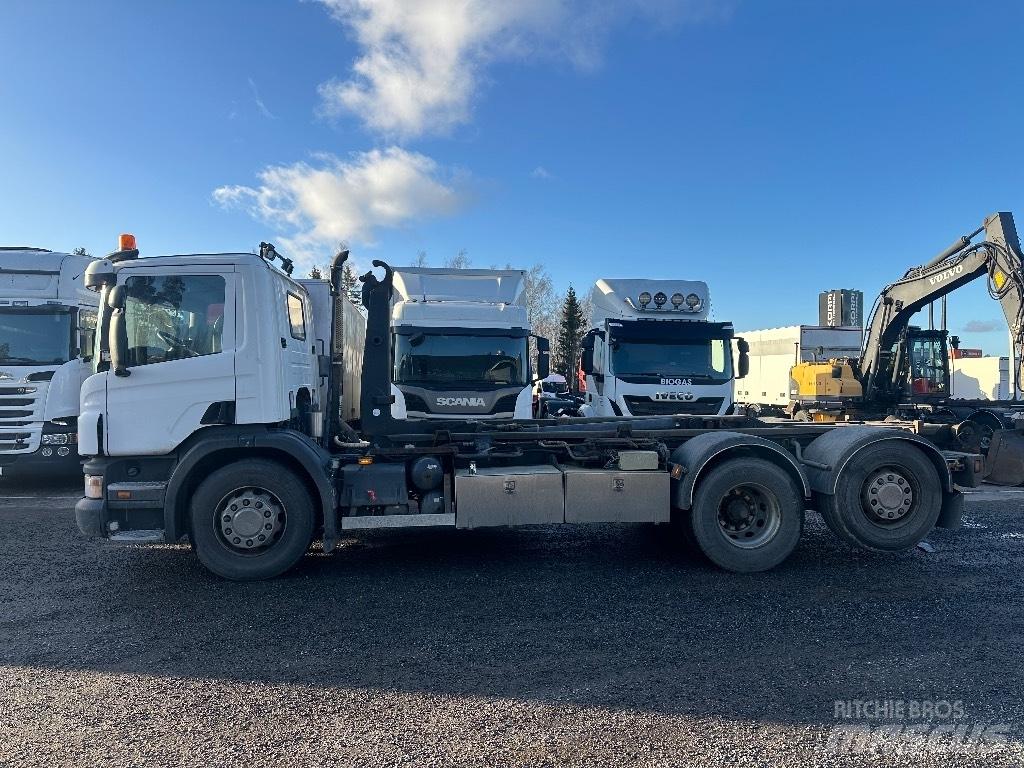 Scania P420 Vrachtwagen met containersysteem
