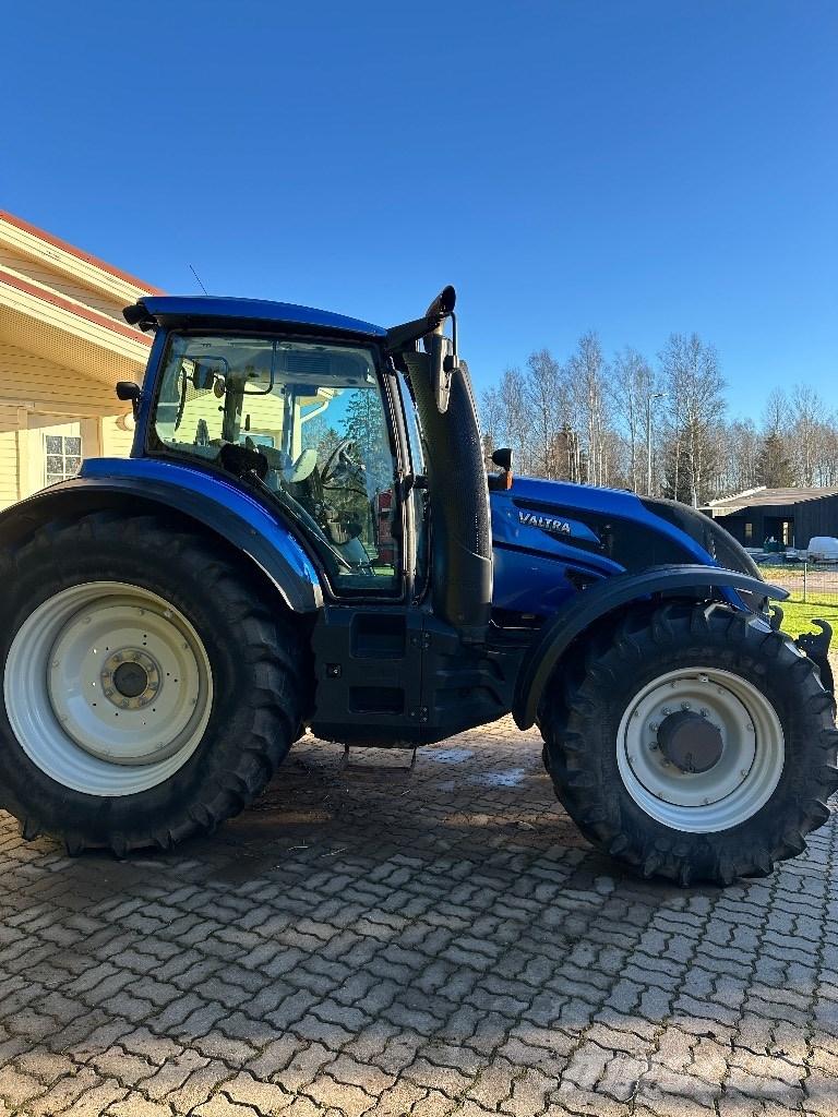 Valtra T234 VERSU Tractoren