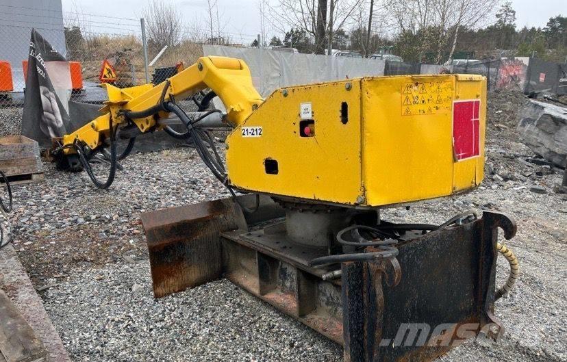 Brokk 330 Rupsgraafmachines