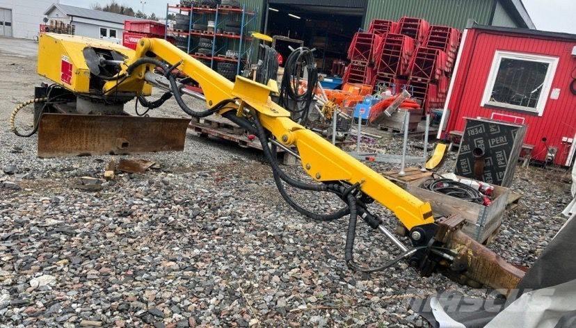 Brokk 330 Rupsgraafmachines